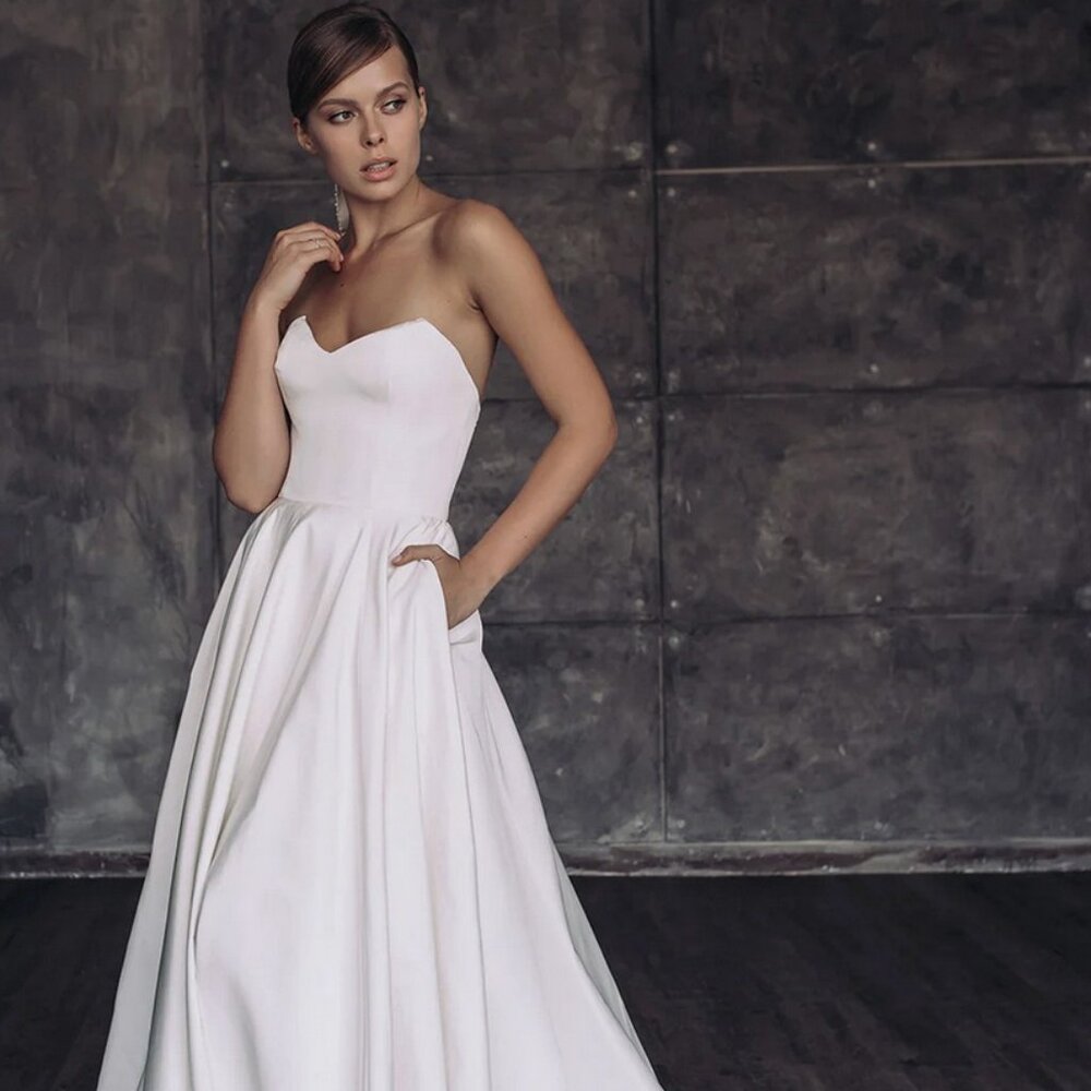 Never worn or altered Antonio Gual Bridal Dress